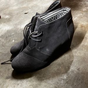 Toms gray suede booties